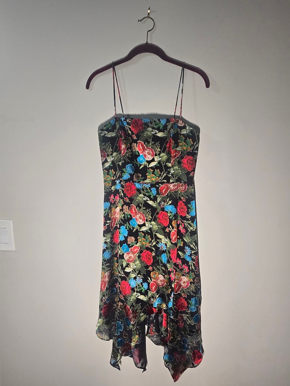Alice + Olivia Black Heather Floral Print Dress Handkerchief Hem